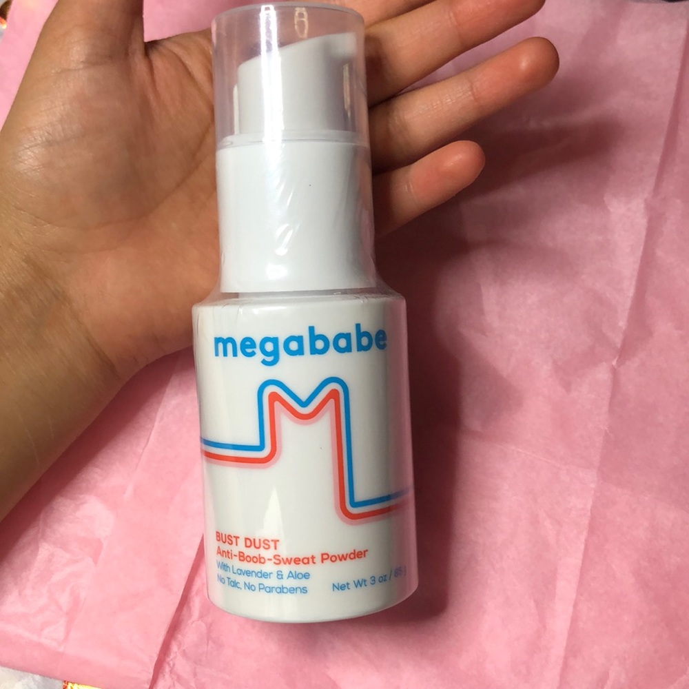 Anti-boob-sweat powder